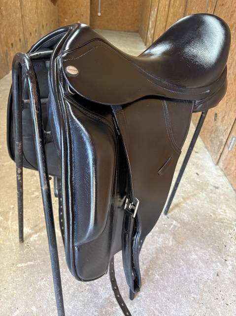 Sella da dressage Thorowgood  MDS  17.5" - 2021