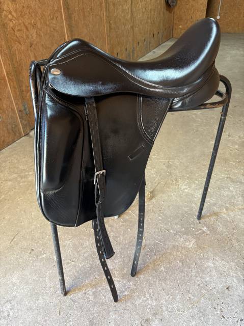 Sella da dressage Thorowgood  MDS  17.5" - 2021