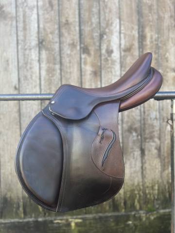 Sella da salto ostacoli Antarès  17.5" - 2018