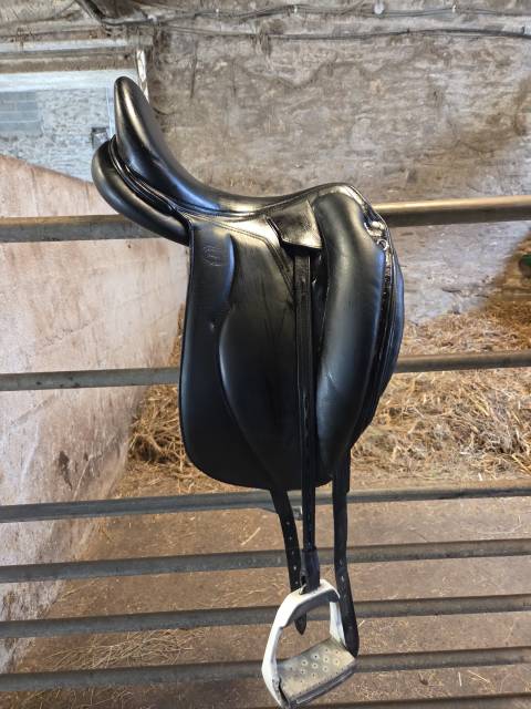 Sella da dressage Devoucoux  18" - 2003
