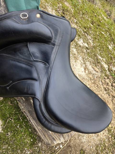 Sella da dressage Devoucoux  18" - 2003