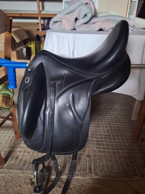 Sella da dressage Devoucoux  17.5" - 2020