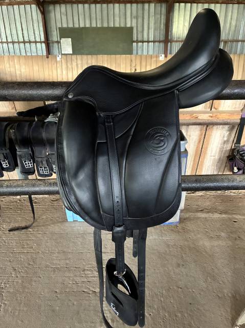 Sella da dressage Forestier  17" - 2023