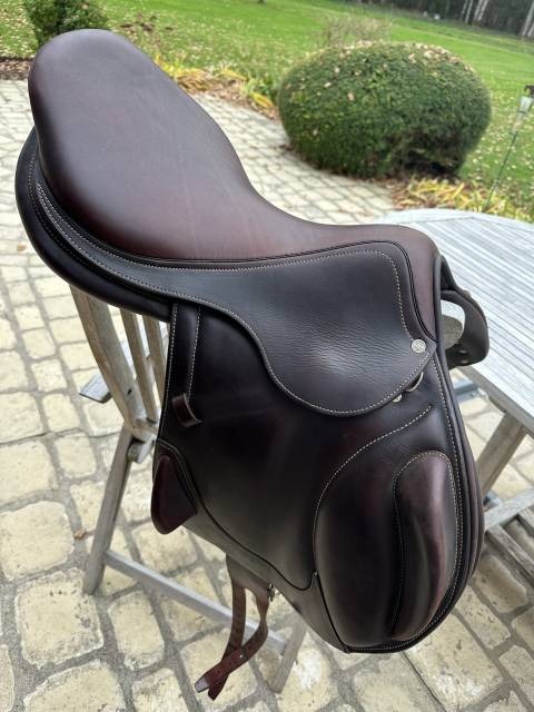 Sella da salto ostacoli Antarès  18" - 2007