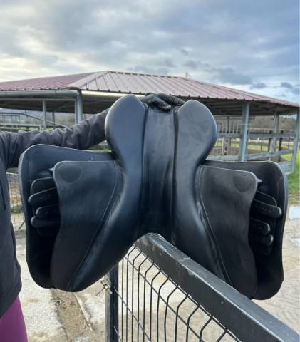 Sella da salto ostacoli Forestier  17.5" - 2022