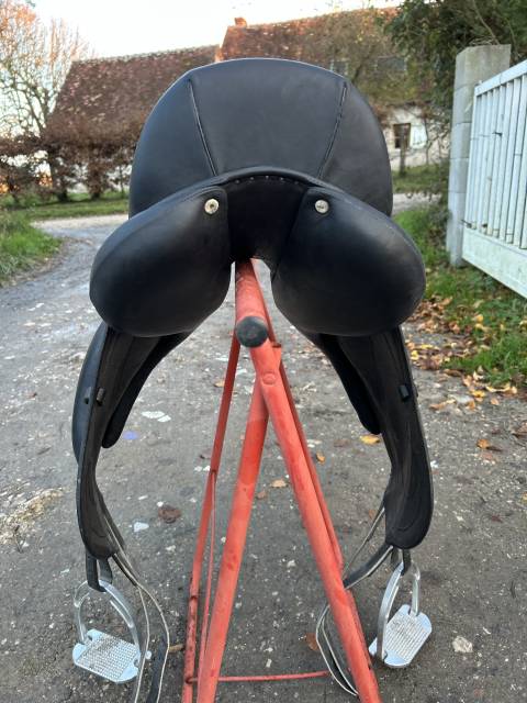 Sella da dressage Antarès  17" - 2015