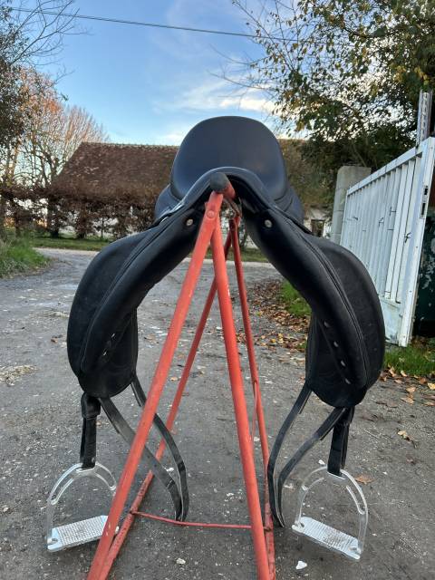 Sella da dressage Antarès  17" - 2015