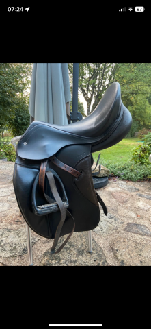 Sella da dressage Fouganza  17.5" - 2015