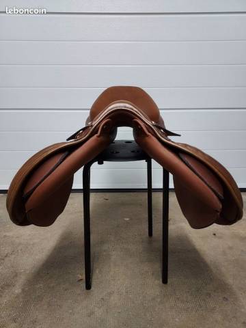 Sella da salto ostacoli Eric Thomas  17.5" - 2023