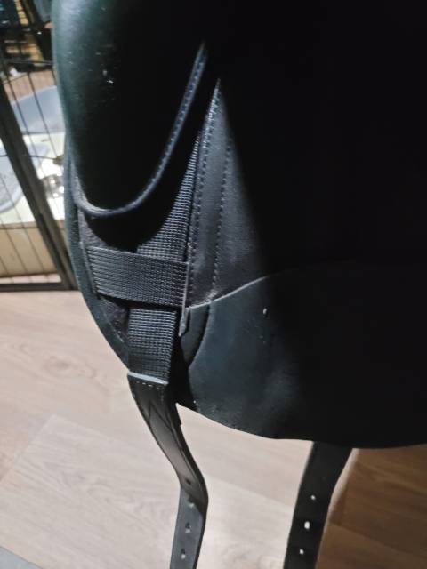 Sella da dressage Wintec  18" - 2021