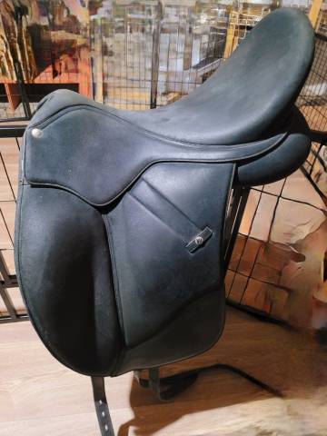 Sella da dressage Wintec  18" - 2021