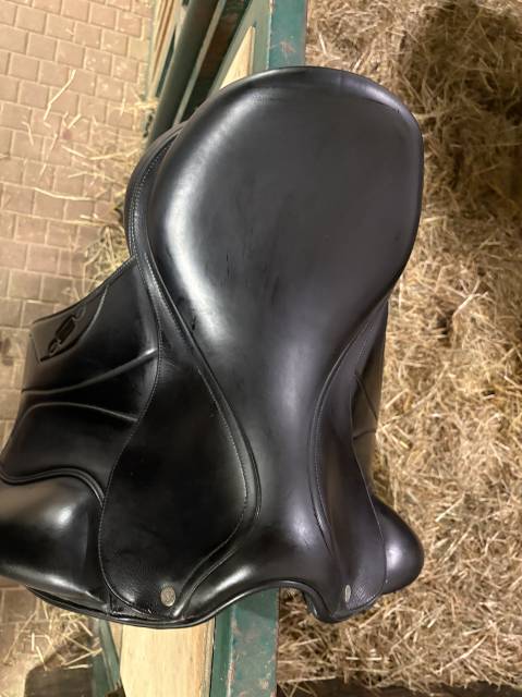Sella da dressage Equipe  17.5" - 2022