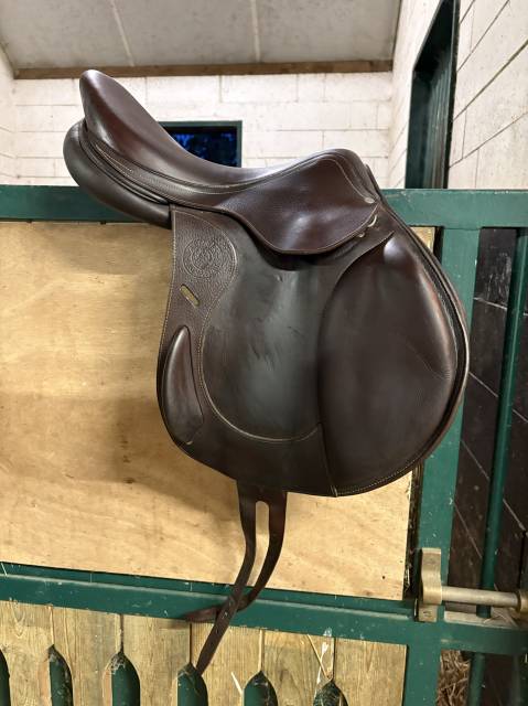 Sella da salto ostacoli Antarès  17.5" - 2017