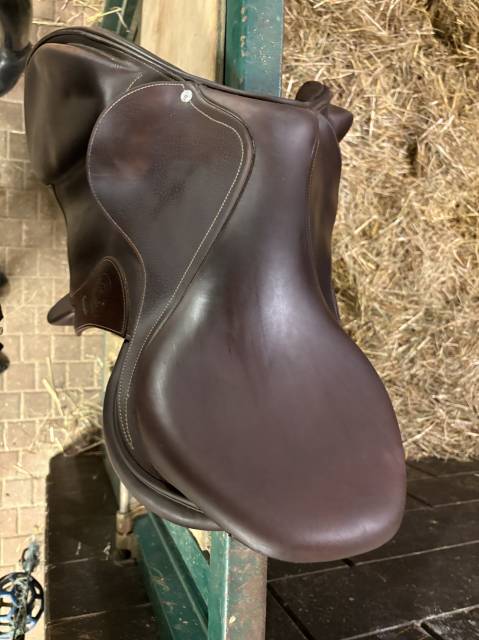 Sella da salto ostacoli Antarès  17.5" - 2017