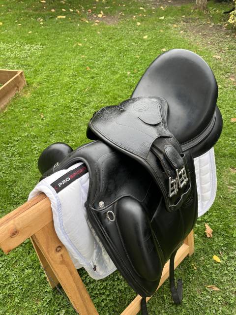 Sella da dressage Forestier  17.5" - 2019