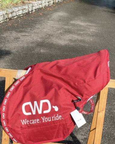 Sella da salto ostacoli CWD Optim 17.5" - 2024