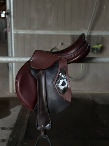 Sella da salto ostacoli CWD  17.5" - 2013