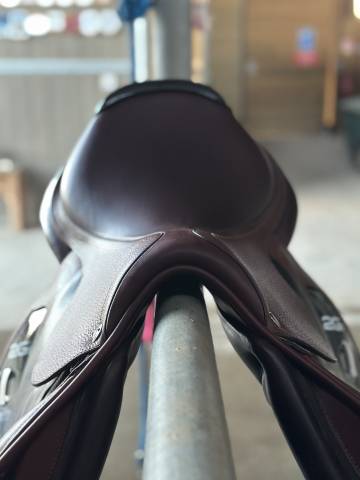 Sella da salto ostacoli CWD  17.5" - 2013