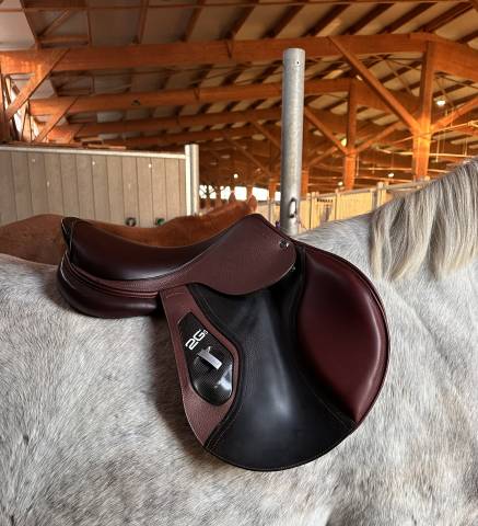 Sella da salto ostacoli CWD  17.5" - 2013