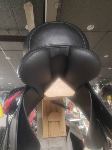 Sella da dressage Eric Thomas  17.5" - 2025