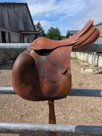 Altra sella   17" - 2023