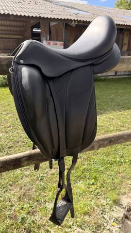 Sella da dressage Forestier  17.5" - 2023