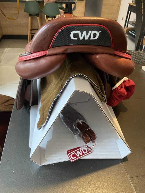 Sella da salto ostacoli CWD  17.5" - 2021