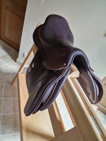 Sella da salto ostacoli Meyer  17" - 2019