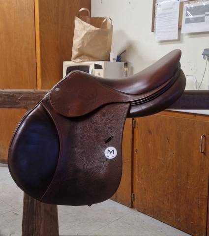 Sella da salto ostacoli Meyer  17.5" - 2024