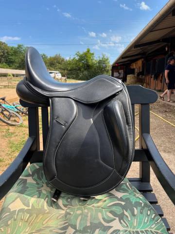 Sella da dressage   17.5" - 2023