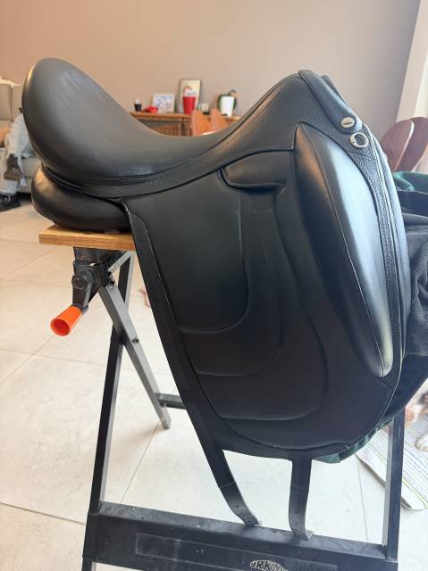 Sella da dressage Devoucoux  17.5" - 2022