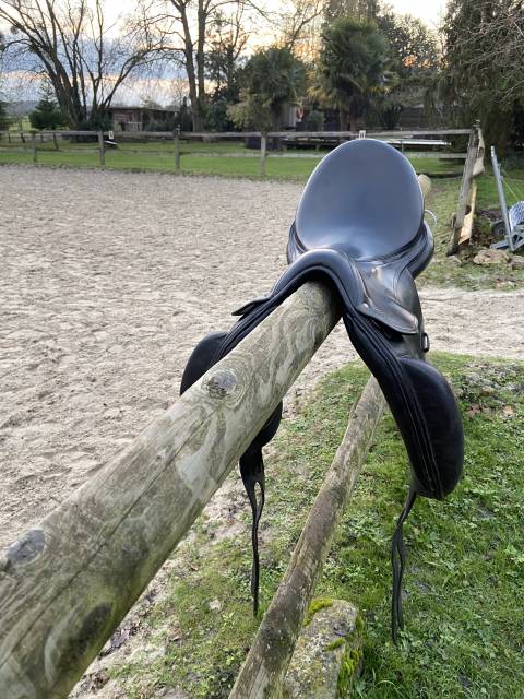 Sella da dressage Forestier  18" - 2015