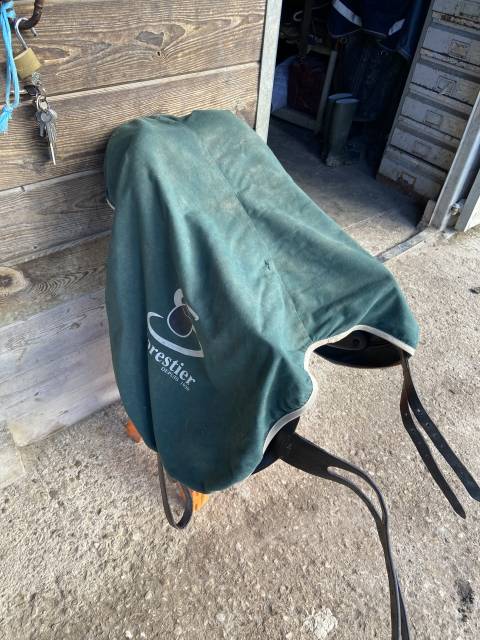 Sella da dressage Forestier  18" - 2015