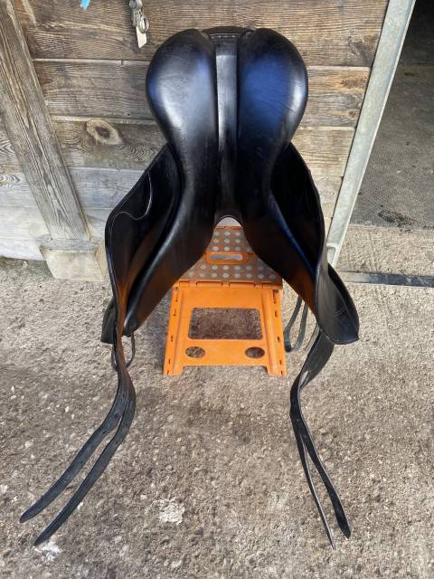 Sella da dressage Forestier  18" - 2015