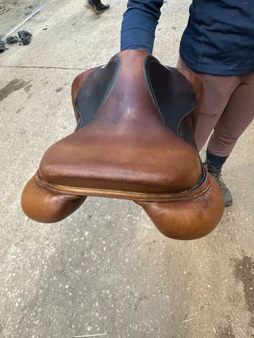 Sella da salto ostacoli Devoucoux  17" - 2012