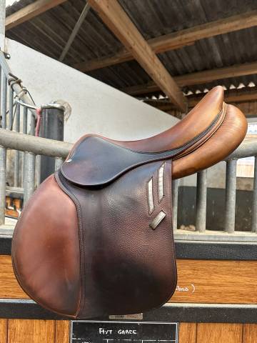 Sella da salto ostacoli Devoucoux  17" - 2012