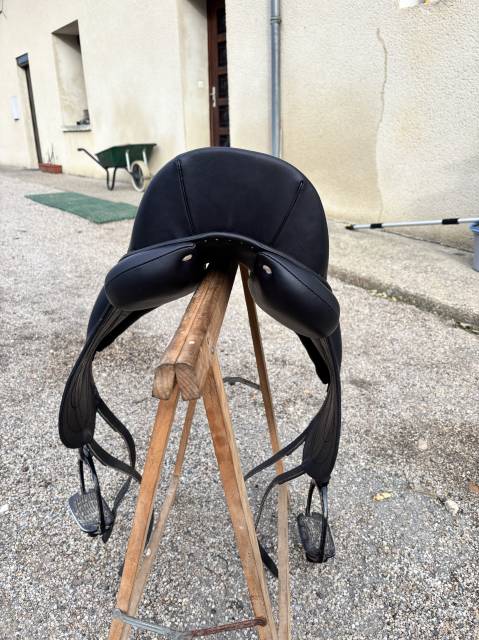 Sella da dressage Antarès  17" - 2023