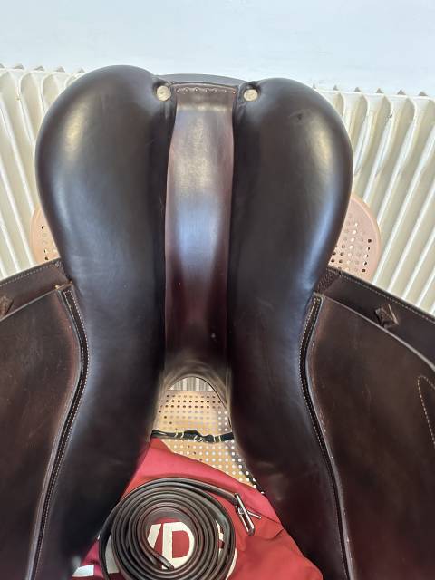 Sella da salto ostacoli CWD  17.5" - 2016