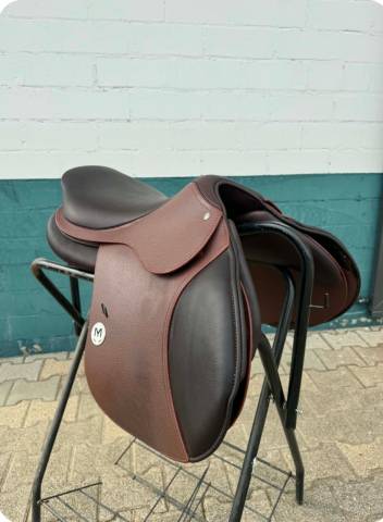 Sella da salto ostacoli Meyer  17" - 2024