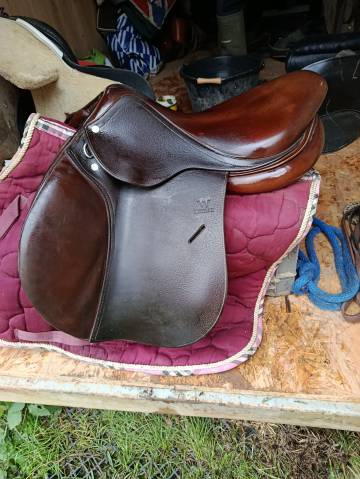 Sella da salto ostacoli Antarès Altaïr 17.5" - 2010