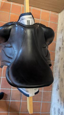 Sella da dressage Antarès  17" - 2015