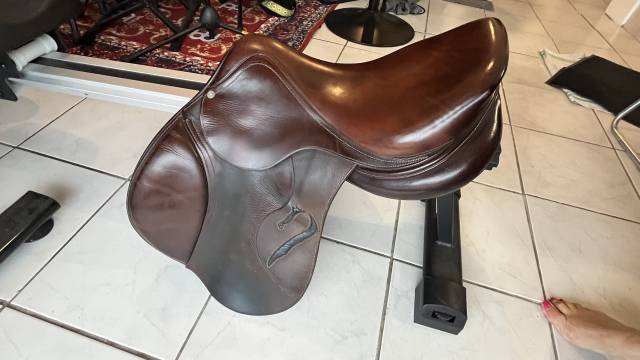 Sella da salto ostacoli Antarès Classique 17" - 2014