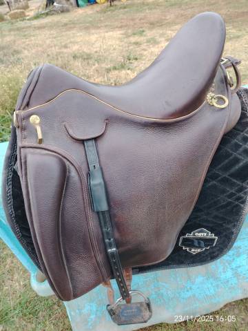 Sella da dressage Zaldi Lusitanus  17.5" - 2024