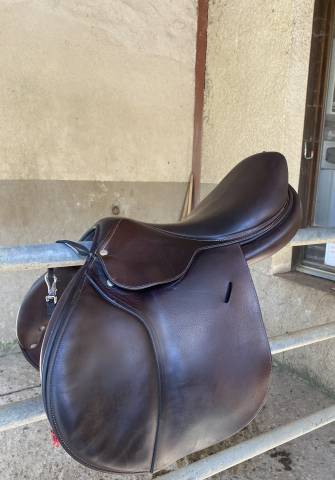 Sella da salto ostacoli Butet  17.5" - 2016