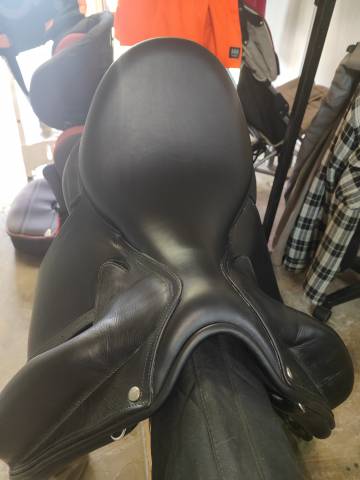 Sella da dressage Childeric  17" - 2023
