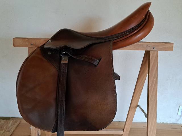 Sella da salto ostacoli Butet  18" - 2010