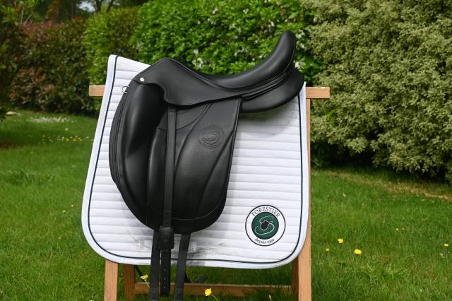 Sella da dressage Forestier  17.5" - 2023