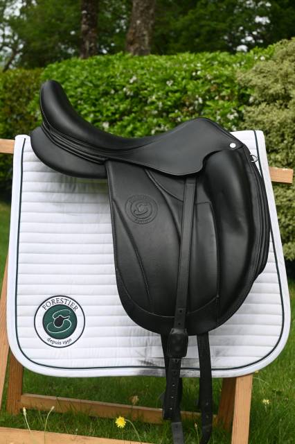 Sella da dressage Forestier  17.5" - 2023