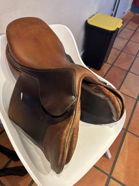 Sella da salto ostacoli Butet  16.5" - 2014