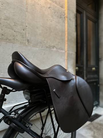 Sella da salto ostacoli Eric Thomas  17.5" - 2024